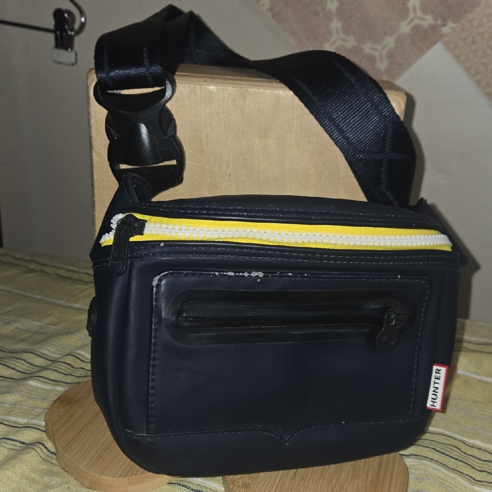 Hunter Men's Black Belt Bag with Yellow Accent